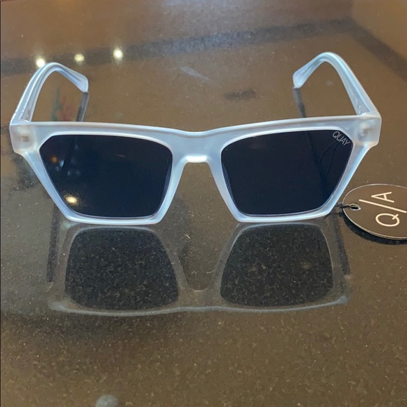 NWT ALRIGHT in White by Quay Australia - Picture 2 of 3